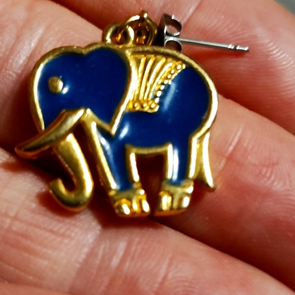 AVON VINTAGE COBALT BLUE LUCKY ELEPHANT GOLD-TONE DROP POST 1.1" EARRINGS - Picture 5 of 9